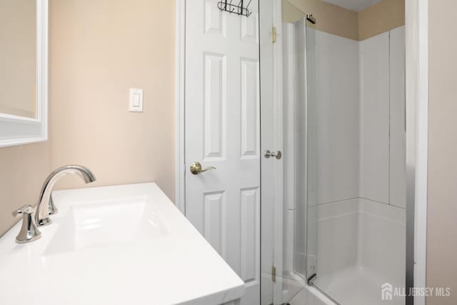 7 Arthurs Ct, Manalapan, NJ 07726 - full bath with a stall shower and a sink