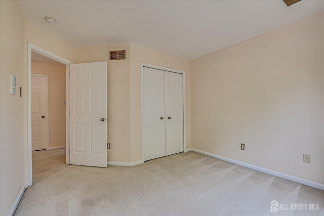 2 Durham Way E, Windsor, NJ 08520 - unfurnished bedroom featuring carpet flooring, baseboards, and a closet