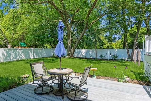 4 Wedgewood Ct, East Brunswick, NJ 08816 - view of wooden terrace