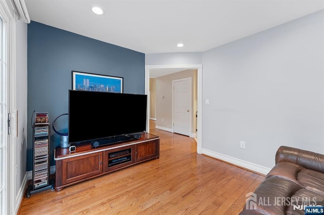 87 Fairway Blvd, Middlesex, NJ 08831 - living room featuring light wood finished floors, baseboards, and recessed lighting