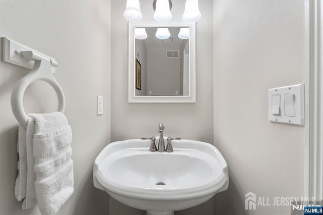 87 Fairway Blvd, Middlesex, NJ 08831 - bathroom featuring a sink