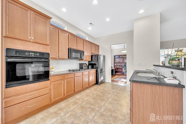 146 Aristotle Way E, Windsor, NJ 08512 - kitchen with black appliances, a sink, backsplash, and recessed lighting