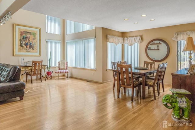 441 Sayre Dr, Plainsboro, NJ 08540 - dining area featuring light wood-type flooring, recessed lighting, and baseboards