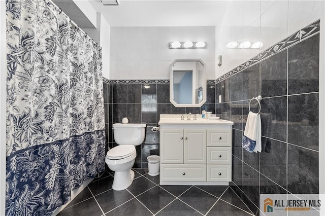 703 Croydon Rd Unit 703B, Monroe, NJ 08831 - bathroom with tile walls, tile patterned flooring, and vanity
