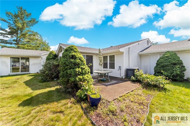 703 Croydon Rd Unit 703B, Monroe, NJ 08831 - rear view of property with a patio and a yard