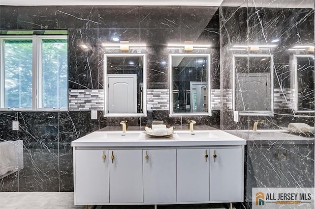 4 Hemlock Dr, Edison, NJ 08820 - bathroom with double vanity