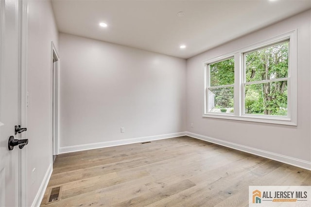 4 Hemlock Dr, Edison, NJ 08820 - empty room featuring baseboards, light wood-type flooring, and recessed lighting