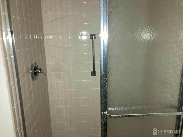 191 Wycoff Way W, East Brunswick, NJ 08816 - full bathroom featuring a shower stall