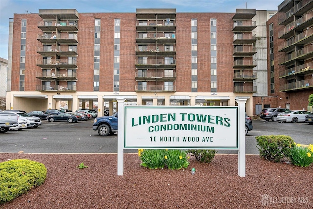 10 N Wood Ave N Unit 215, Linden, NJ 07036 - community sign featuring uncovered parking