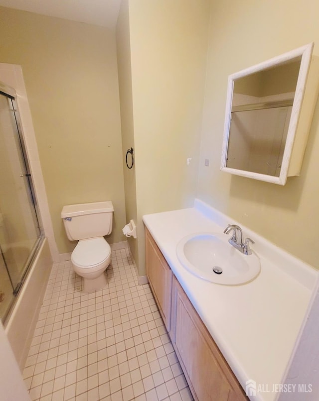 2910 Jesse Way, Piscataway, NJ 08540 - bathroom featuring tile patterned flooring, vanity, and enclosed tub / shower combo
