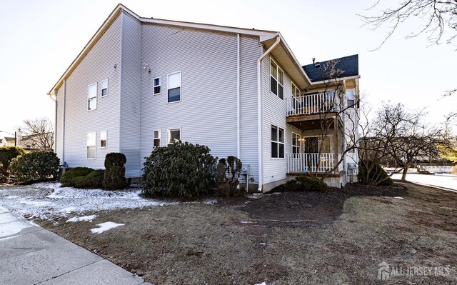 20 S So 8th Ave, Manville, NJ 08835 - view of side of property with a balcony