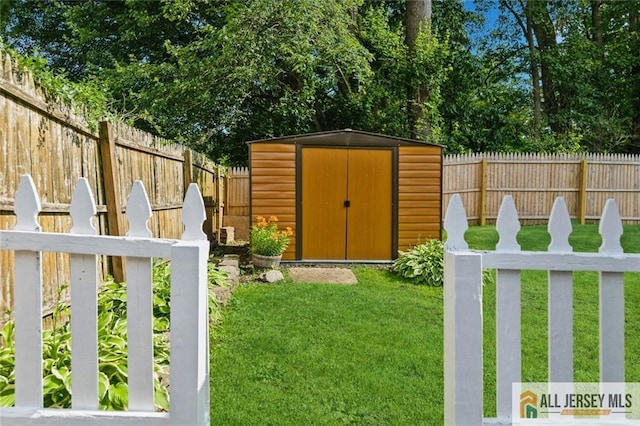5 Channing Rd, East Brunswick, NJ 08816 - view of shed with a fenced backyard