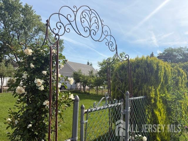 1909 Hamilton Blvd, South Plainfield, NJ 07080 - view of yard with a gate