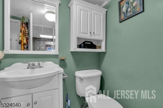 27 6th Ave, Port Reading, NJ 07064 - bathroom with vanity and toilet