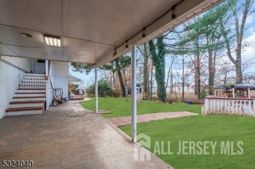 view of yard with a patio