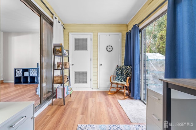 sunroom with visible vents