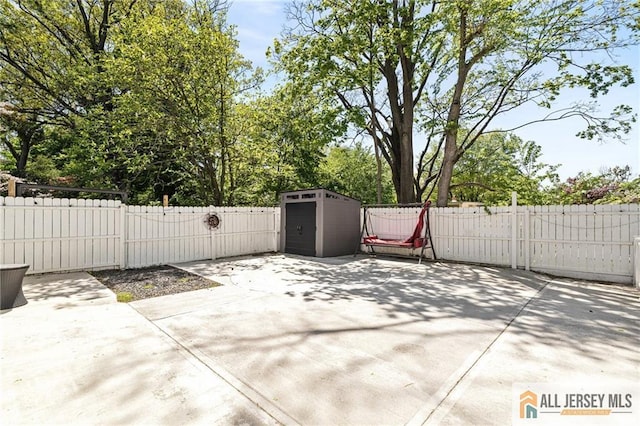 15 Kensington Ave, Trenton, NJ 08618 - view of patio / terrace with a shed