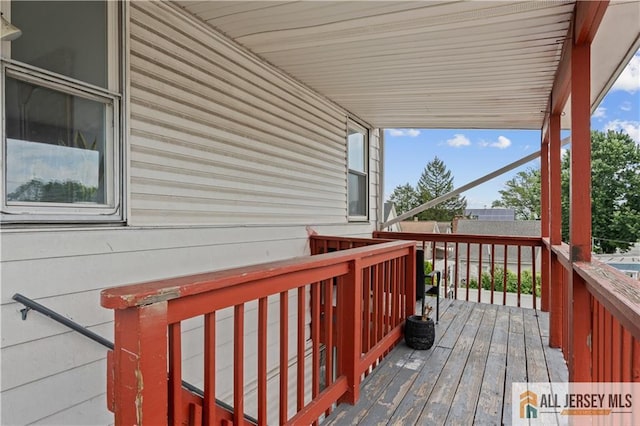 435 Ashley St, Perth Amboy, NJ 08861 - view of deck