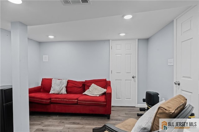 435 Ashley St, Perth Amboy, NJ 08861 - living area with wood finished floors and recessed lighting