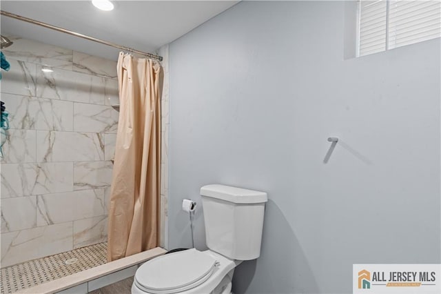 435 Ashley St, Perth Amboy, NJ 08861 - bathroom with a shower stall