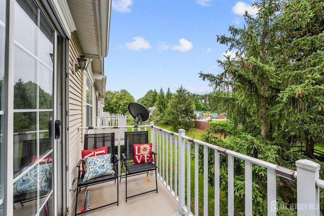 6 Amethyst Way, Franklin Twsp, NJ 08823 - view of balcony