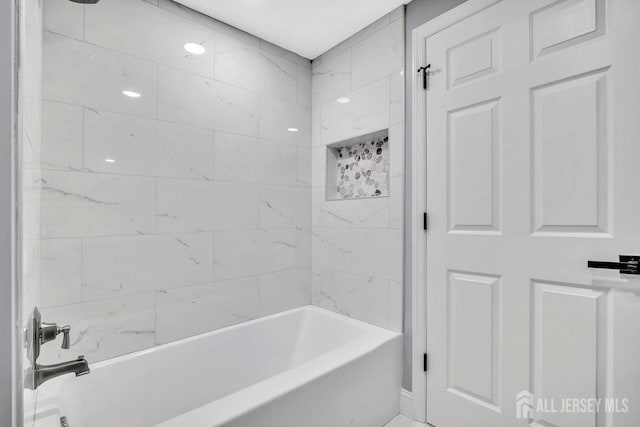 495 Newport Way Unit B, Monroe, NJ 08831 - full bath featuring bathing tub / shower combination