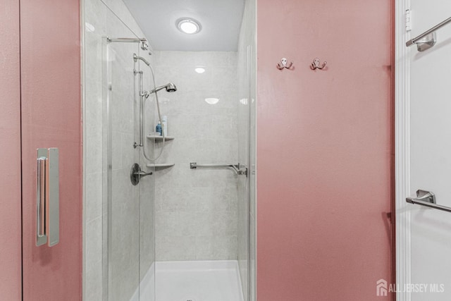 195 Mayflower Way Unit B, Monroe, NJ 08831 - bathroom with a stall shower
