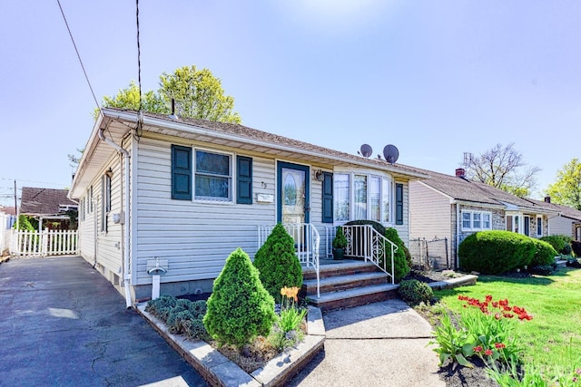 79 S Hill Rd, Colonia, NJ 07067 - view of front of home featuring fence