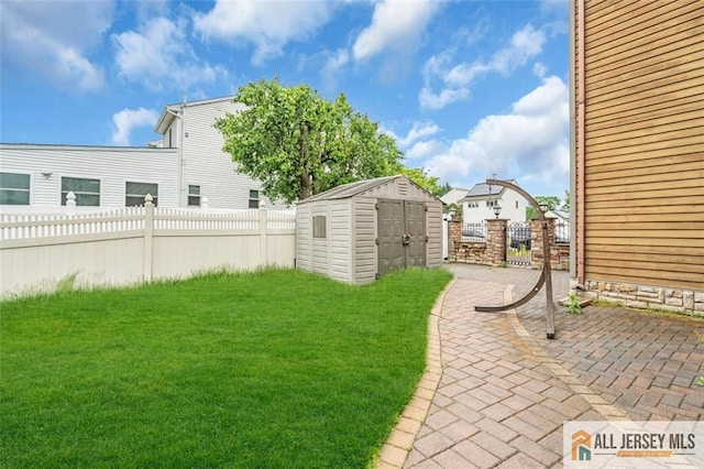 10 Signal Ct, South Brunswick, NJ 08810 - view of yard with a storage shed, an outbuilding, and a patio