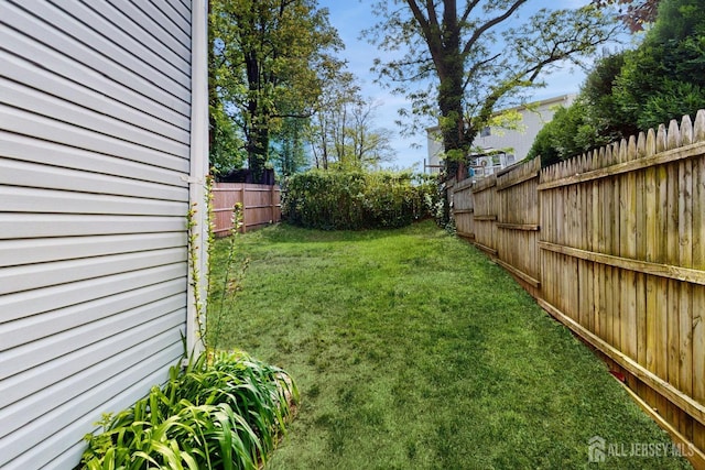 811 Shore Concourse, Keyport, NJ 07735 - view of yard