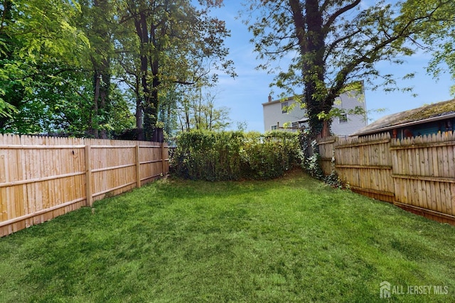 811 Shore Concourse, Keyport, NJ 07735 - view of yard