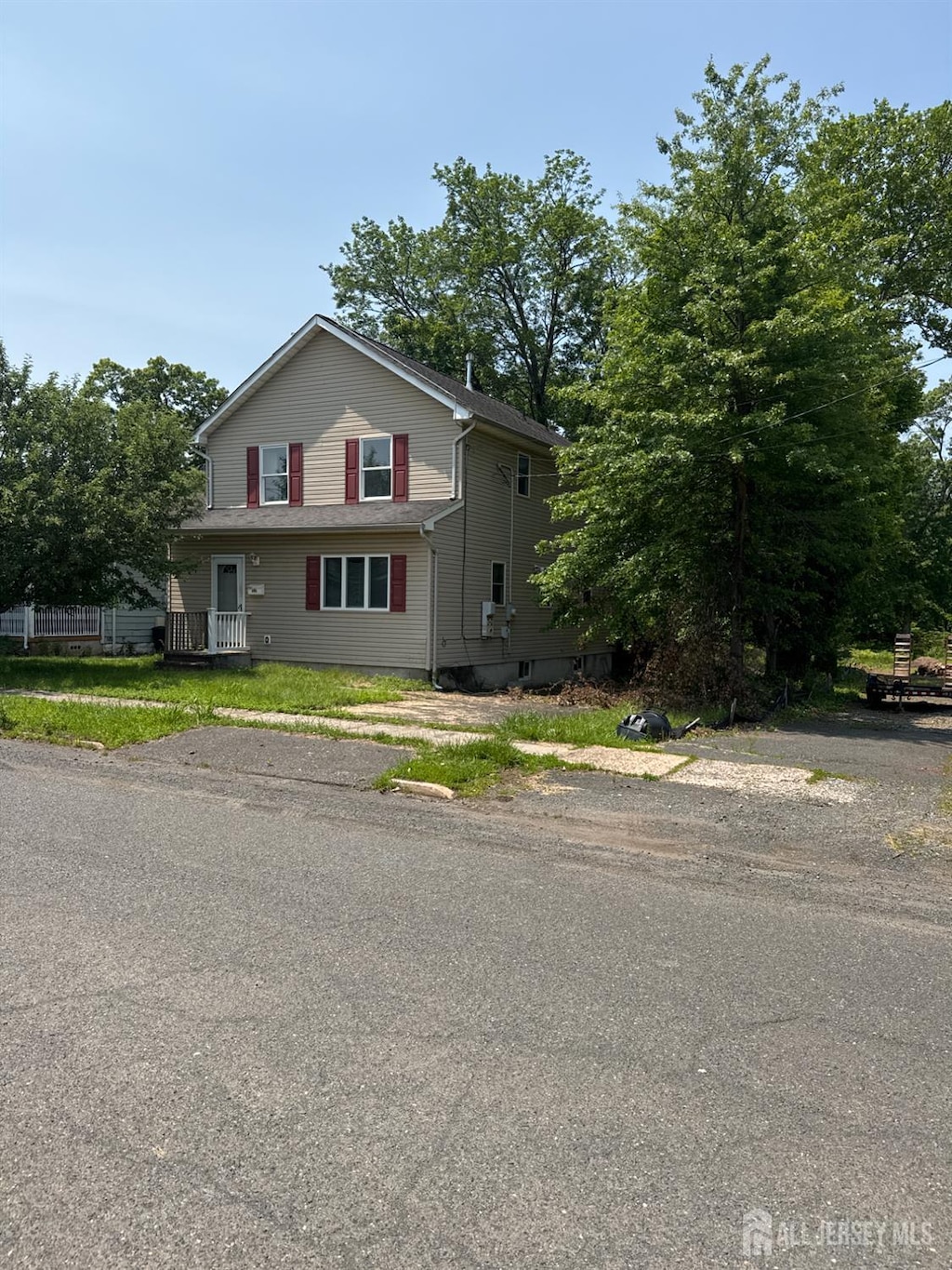 945 Lincoln Blvd, Middlesex, NJ 08846 - view of traditional-style house