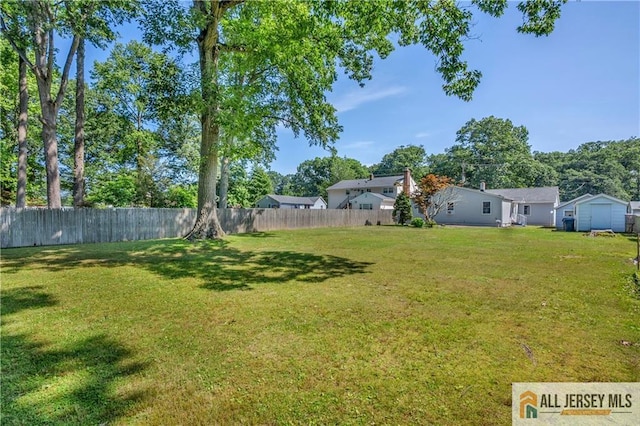 706 Wood Ave, North Brunswick, NJ 08902 - view of yard