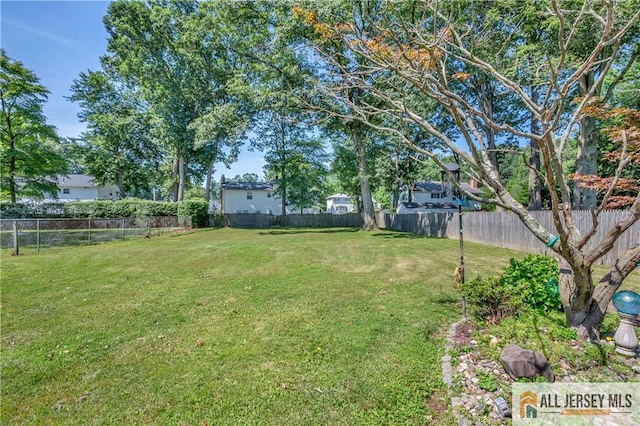706 Wood Ave, North Brunswick, NJ 08902 - view of fenced backyard