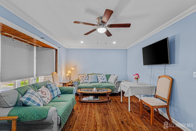 living room with a ceiling fan, wood finished floors, crown molding, recessed lighting, and baseboards