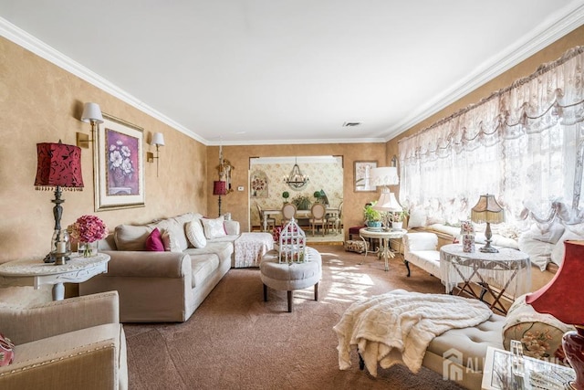 living area featuring carpet flooring and crown molding