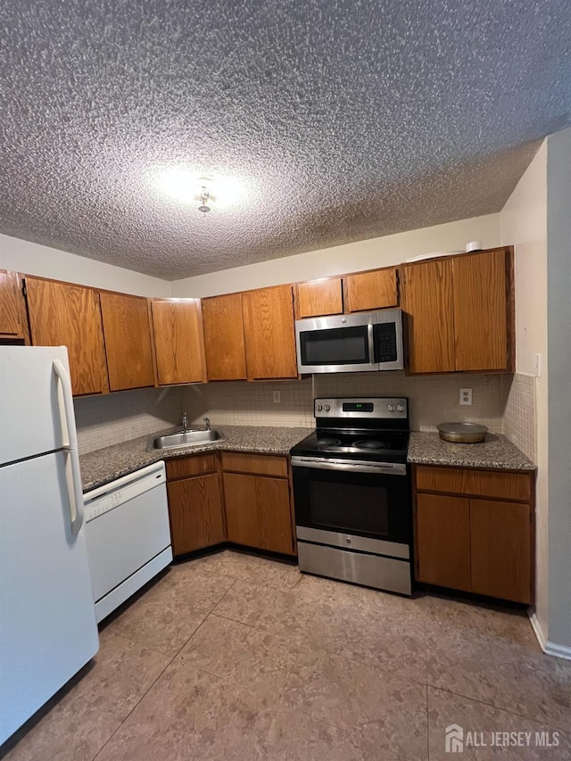 285 Hampshire Ct, Piscataway, NJ 08854 - photo 2