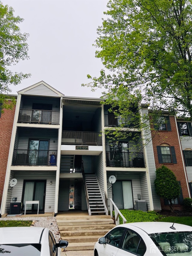 285 Hampshire Ct, Piscataway, NJ 08854 - photo 1