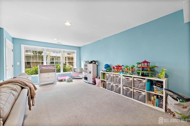 19 S Shore Dr, South Amboy, NJ 08879 - recreation room featuring carpet flooring and recessed lighting
