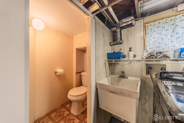 292 Morton Ave, Rahway, NJ 07065 - bathroom featuring toilet and a sink