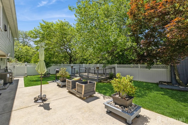 1 Hollywood Dr, Woodbridge Proper, NJ 07095 - view of patio / terrace featuring central AC and a gate