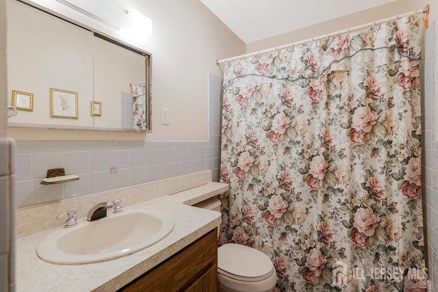 25 Orchard Rd, Middlesex, NJ 08846 - bathroom with toilet, vanity, and a shower with curtain