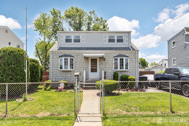 164 Holly St, Port Reading, NJ 07064 - view of front facade with a gate, a fenced front yard, and roof with shingles
