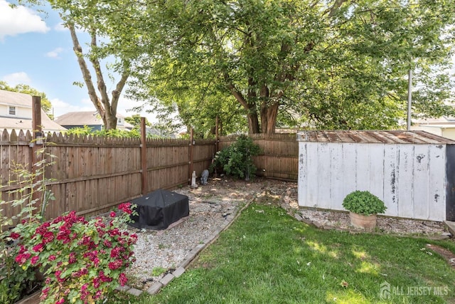 164 Holly St, Port Reading, NJ 07064 - fenced backyard featuring a shed