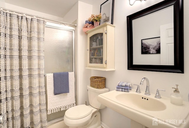 20 Sagamore Ave, Edison, NJ 08820 - full bathroom featuring toilet and a shower with shower curtain
