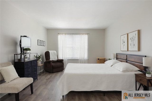 516 Great Beds Ct, Perth Amboy, NJ 08861 - bedroom with light wood-style floors