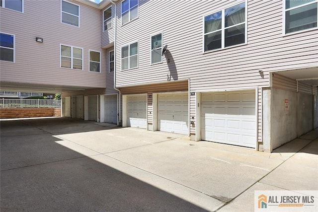 516 Great Beds Ct, Perth Amboy, NJ 08861 - garage featuring driveway