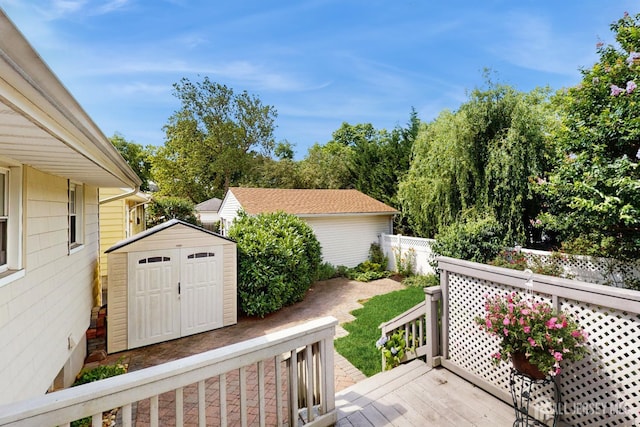 131 Hazelwood Ave, Metuchen, NJ 08840 - wooden terrace featuring a storage unit
