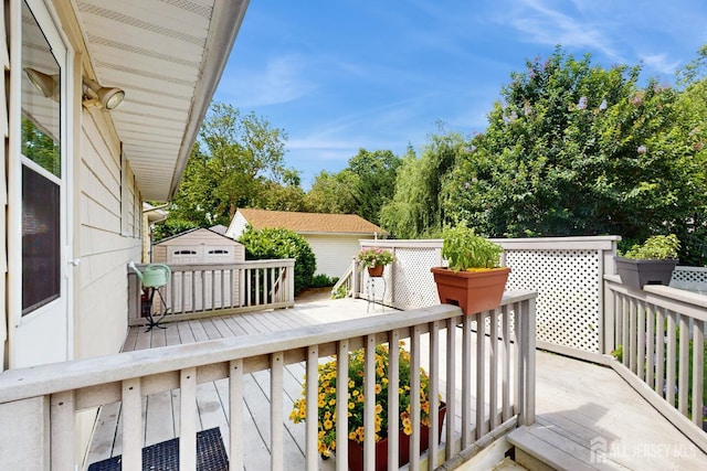 131 Hazelwood Ave, Metuchen, NJ 08840 - deck with a storage shed