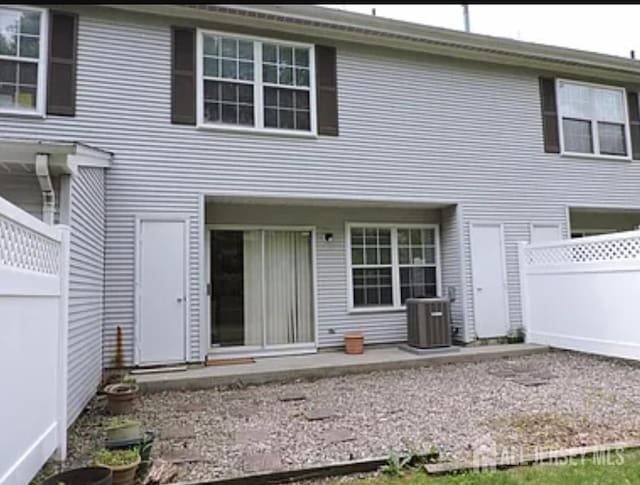 425 Northam Dr, North Brunswick, NJ 08902 - rear view of property